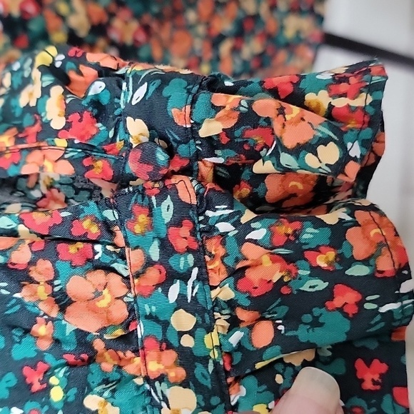 J. Crew Size S Ditzy Floral Pattern Pleated Front Long Sleeve Blouse - Picture 6 of 14